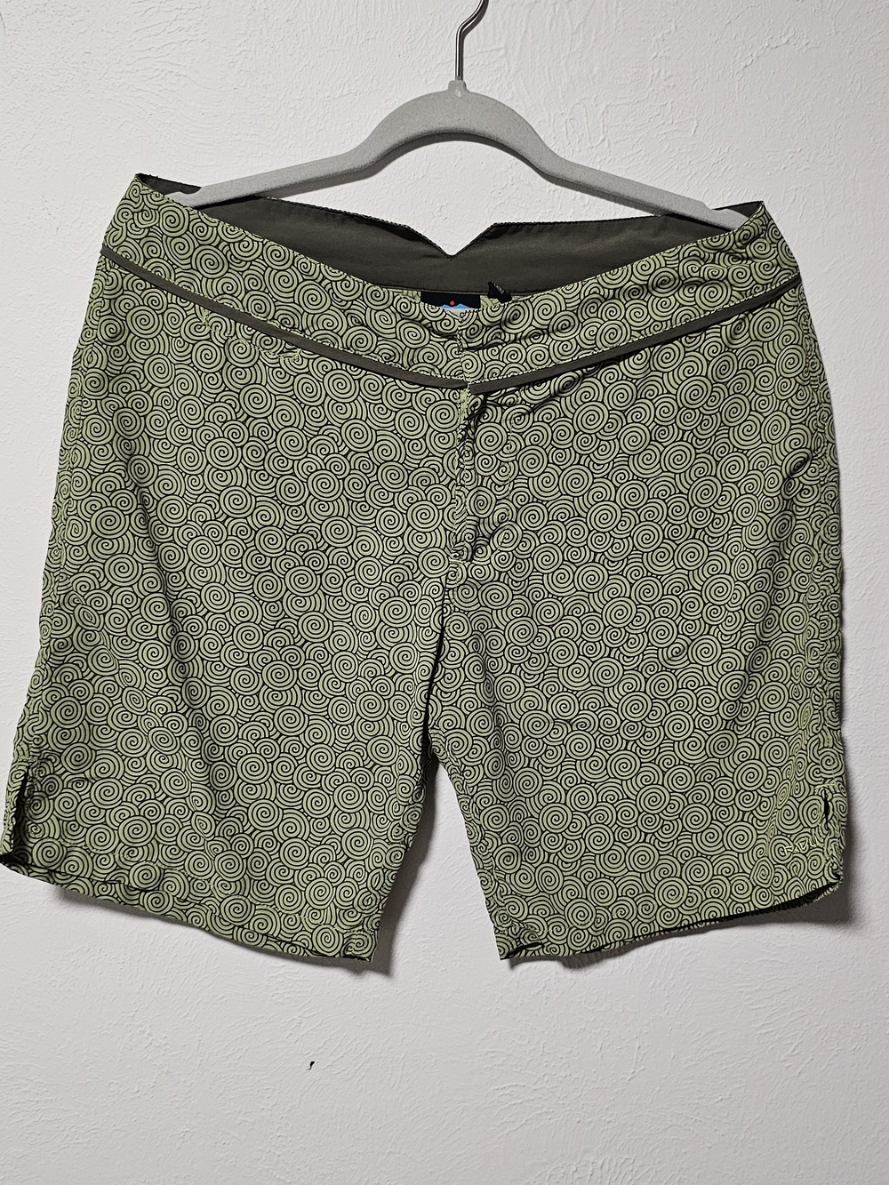 KAVU Women’s Board Shorts – Size 10 – Excellent Condition